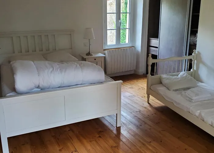 La Maison De La Grange بيت للعطل *